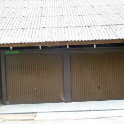 Dvojna garaža Hosekra pod streho