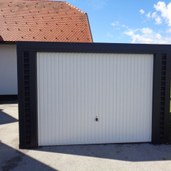 Hosekra enojna montažna garaža