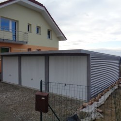 G200 Srebrne kovinske vrstne garaže Hosekra s Hormann vrati