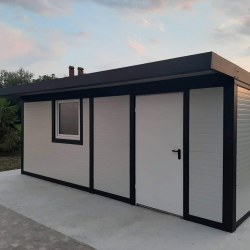 G70 Bela montažna avtomobilska garaža z nadstreškom, izolacijo in modernimi detajli