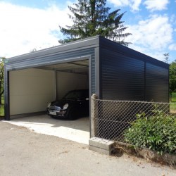 G70 Široka montažna avtomobilska garaža Hosekra z izolacijo v antracit barvi