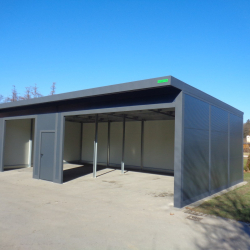 Široka povišana garaža z izolacijo