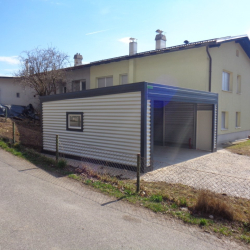 G40 Srebrna Montažna Kovinska Garaža z antracit Obrobami in Rolo Vrati
