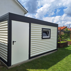 Funkcionalna montažna vrtna lopa