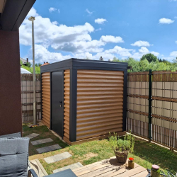 Funkcionalna montažna vrtna lopa