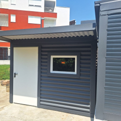 Funkcionalna montažna vrtna lopa