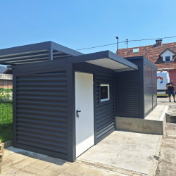 Funkcionalna montažna vrtna lopa