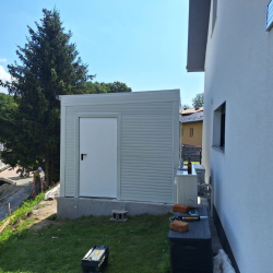 Funkcionalna montažna vrtna lopa