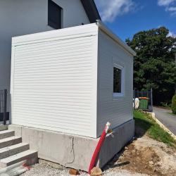 Funkcionalna montažna vrtna lopa