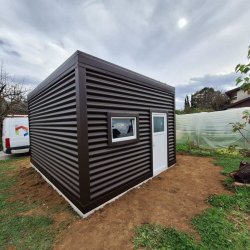 Funkcionalna montažna vrtna lopa