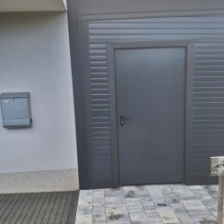 Funkcionalna montažna vrtna lopa