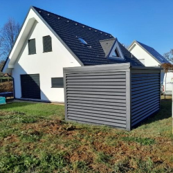 Funkcionalna montažna vrtna lopa