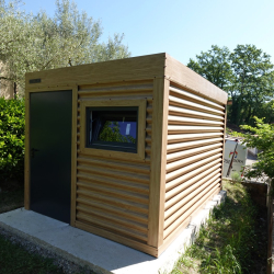 Kovinska lopa v barvi novi macesen