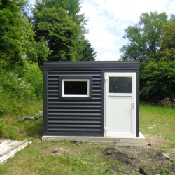 Funkcionalna montažna vrtna lopa