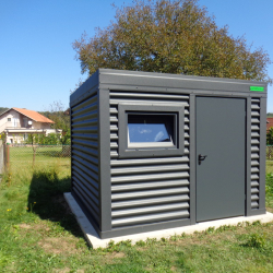 Funkcionalna montažna vrtna lopa