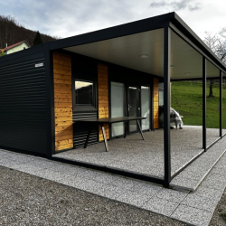 Terasa z betonskimi ploščami