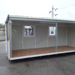 K110 Del dvojnega montažnega kontejnerja v beli barvi