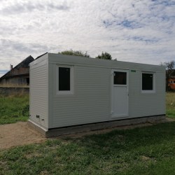 K20 Hosekra kontejner z več odprtinami v beli barvi