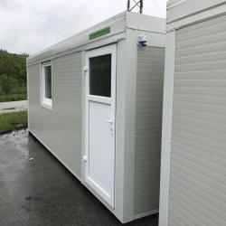 Osnovni kontejner Hosekra v beli barvi