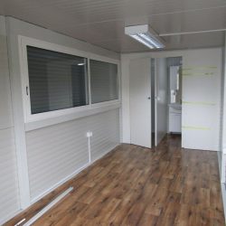 Svetla notranjost kontejnerja Hosekra