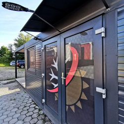 Steklena vhodna vrata modularne pisarne