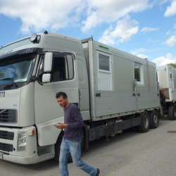 Transport dveh kontejnerjev Hosekra