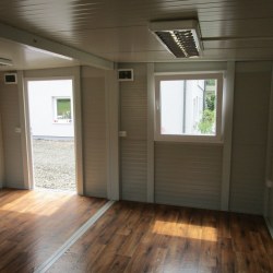 Notranjost Hosekra montažnega dvojnega kontejnerja 