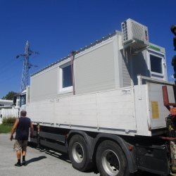 Sanitarni kontejner Hosekra pripravljen za transport