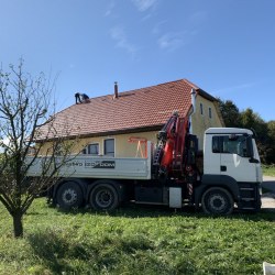 Hosekra Gladka – rdeča kovinska strešna kritina