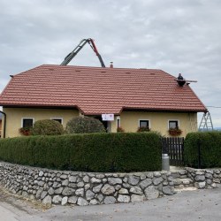 Hosekra gladka rdeča strešna kritina