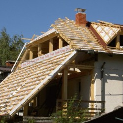 Gradnja lesene strešne konstrukcije