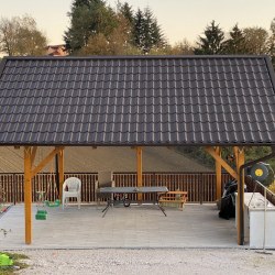 Nadstrešek s kritino Stratos
