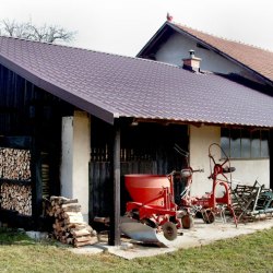 Kmetijski nadstrešek s kovinsko streho Stratos
