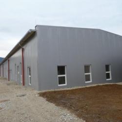 Industrijska fasada z usklajenimi detajli