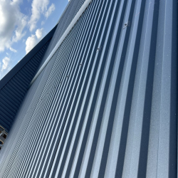 Trapezna kritina TP20 v antracit barvi