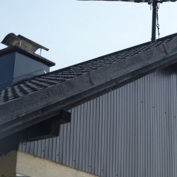 Kombinacija Hosekra MINI T zidnih panelov in strešne kritine
