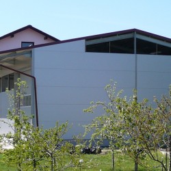 Zidni paneli na industrijski stavbi